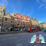 Royal Mile Queen Apartment