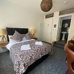 Royal Mile Queen Apartment